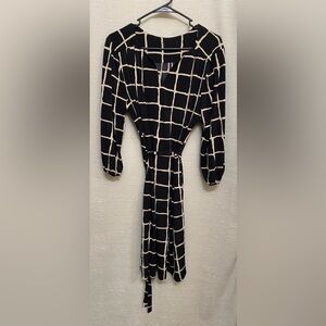 Elegant Black and Cream Grid Long Sleeve Dress